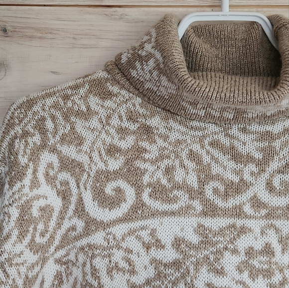 Adele Knitwear Oversized Turtleneck Sweater - Picture 2 of 5